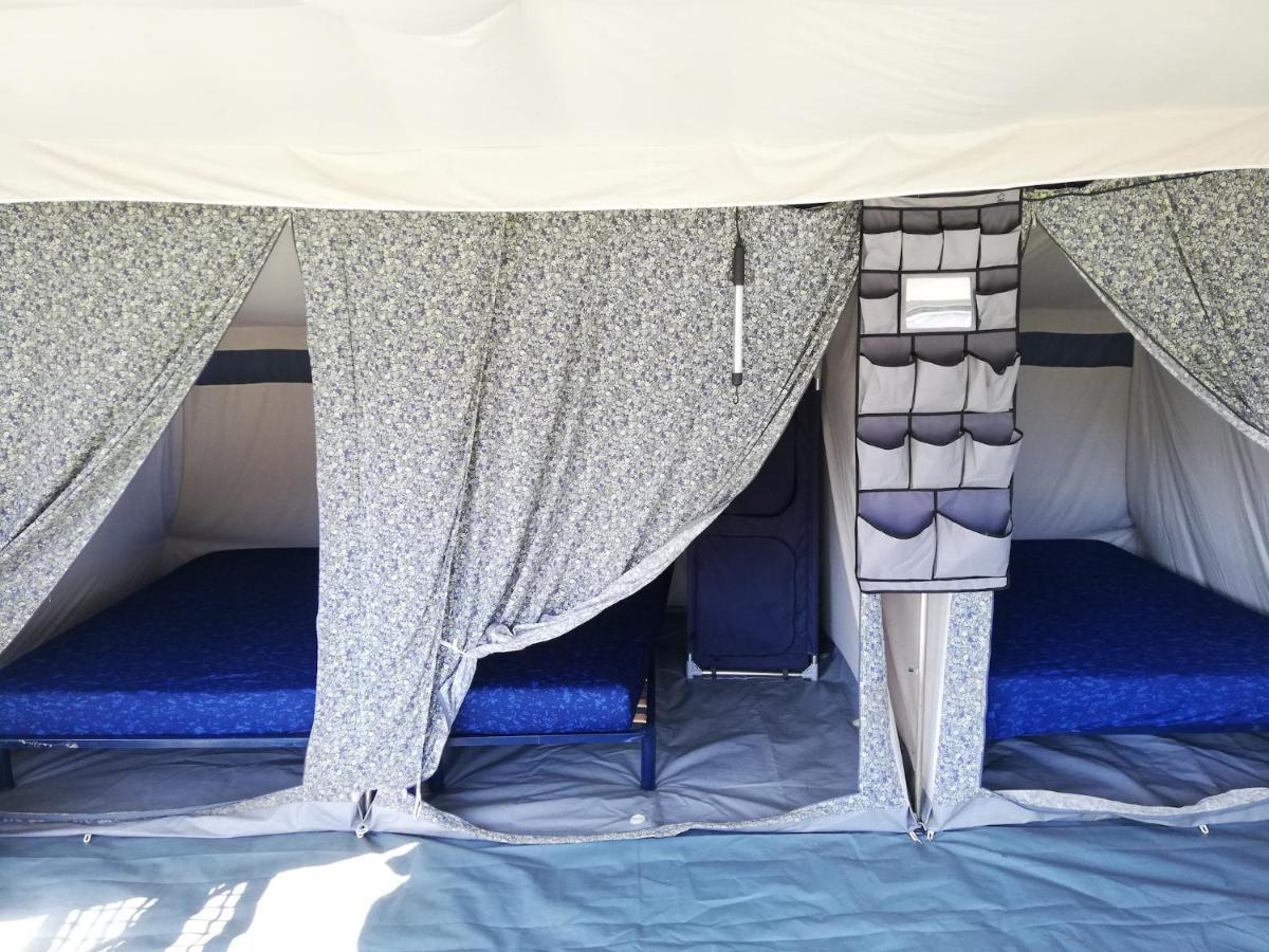 Hebergements Camping "Les Pieds Dans L'Eau" Крозон Экстерьер фото