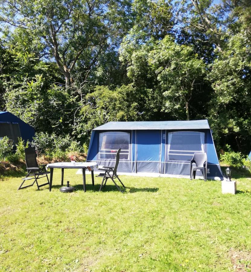Hebergements Camping "Les Pieds Dans L'Eau" Крозон Экстерьер фото