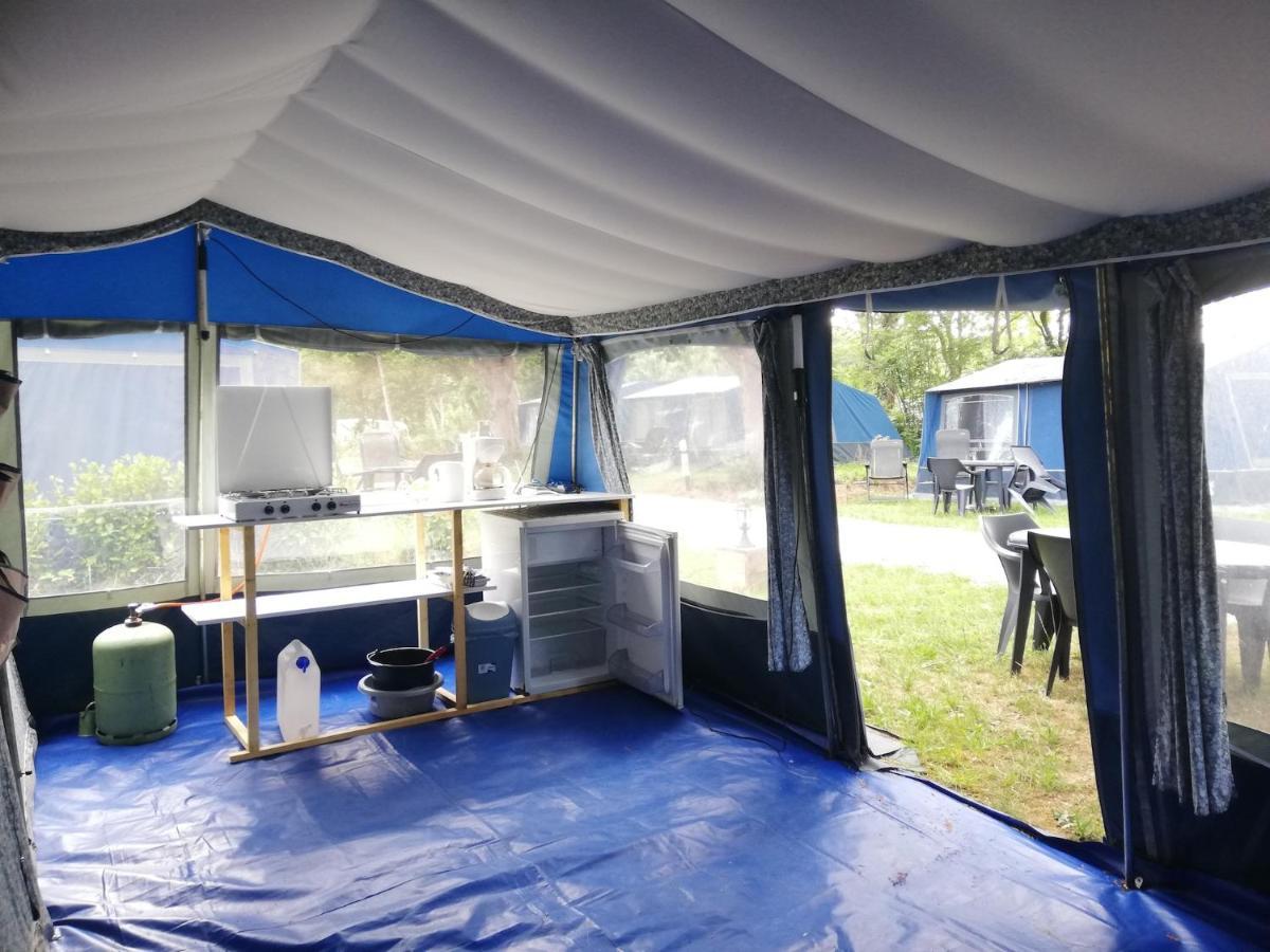 Hebergements Camping "Les Pieds Dans L'Eau" Крозон Экстерьер фото