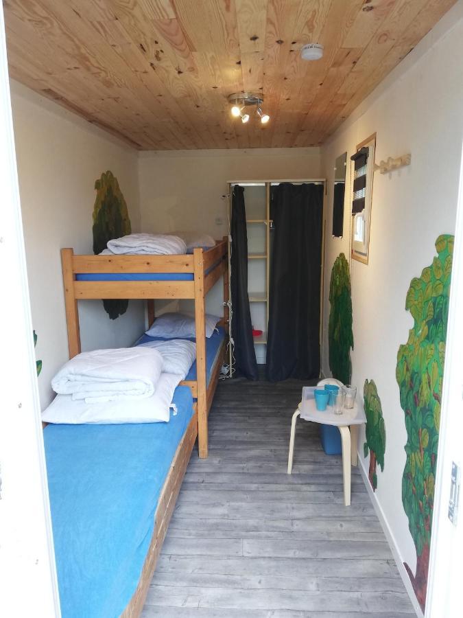Hebergements Camping "Les Pieds Dans L'Eau" Крозон Экстерьер фото