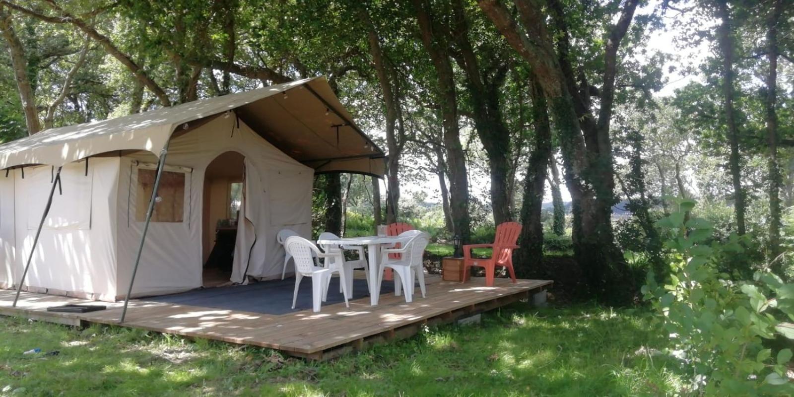 Hebergements Camping "Les Pieds Dans L'Eau" Крозон Экстерьер фото